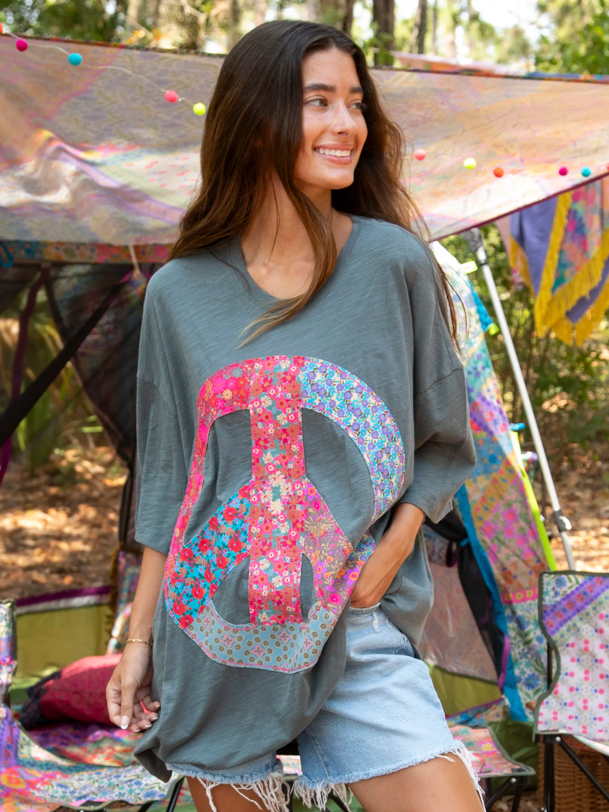 Fashion Elements Oversized Cotton Applique Tee - Peace Sign Charcoal