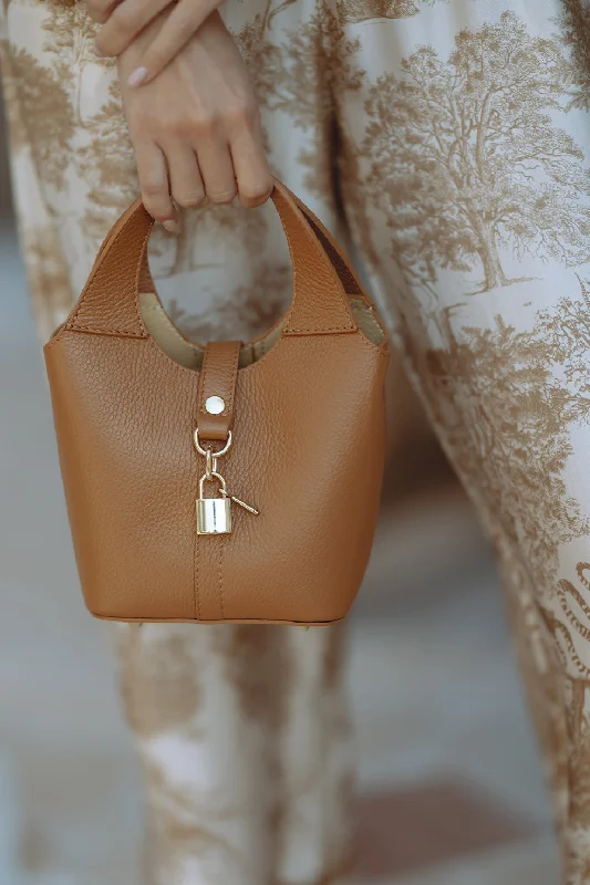 Fashionable And Versatile LOCK BAG - TAN