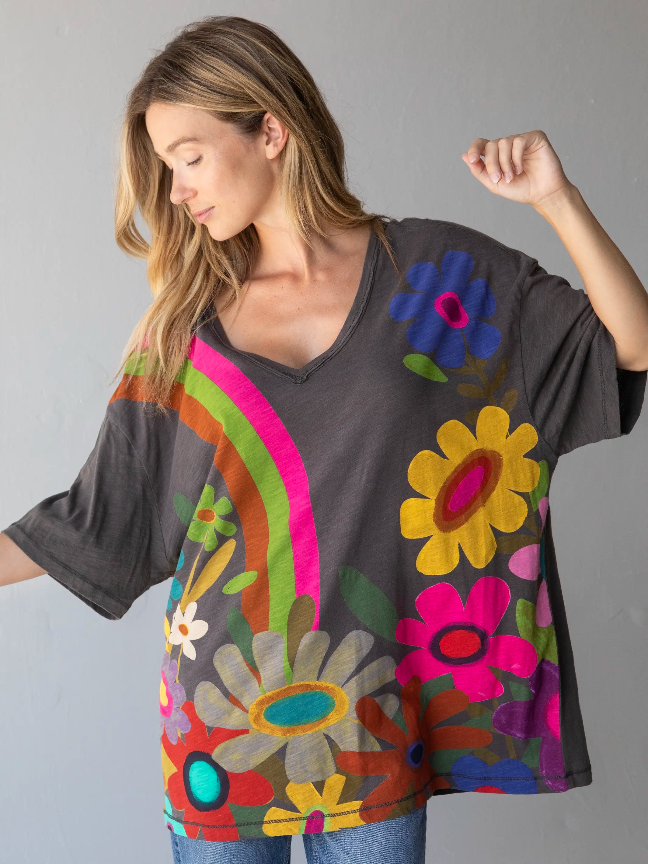 Carefree Style One Size Cotton Easy V-Neck Tee - Charcoal Flowers
