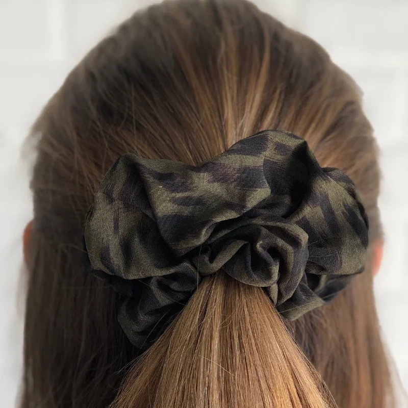 French Style LKH-72333 Animal Print Scrunchie