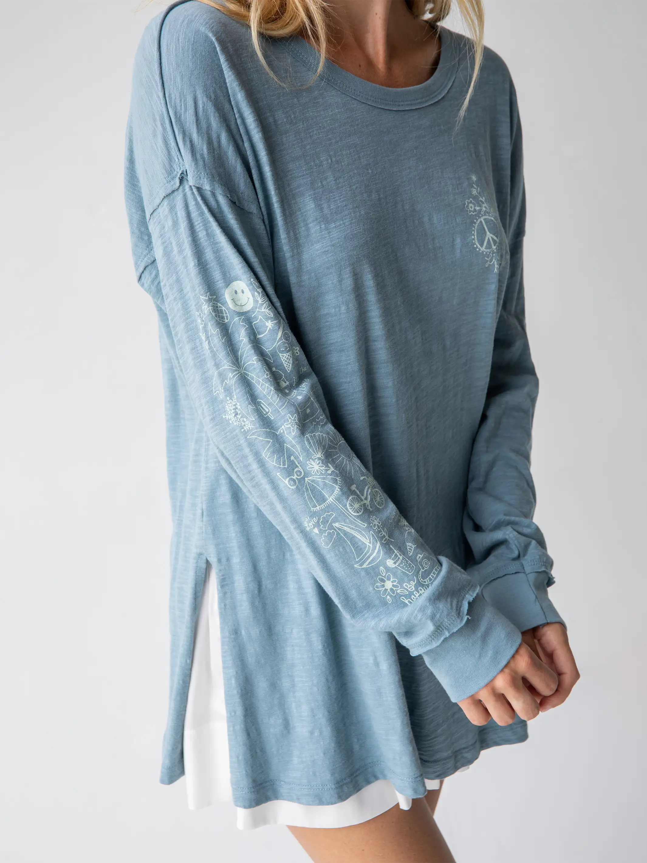 Fashionable And Versatile Cotton Doodle Tee - Light Blue