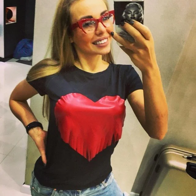 Tropical Style Summer Fashion Heart Printed Short Sleeve Girl's Tops with Tassel