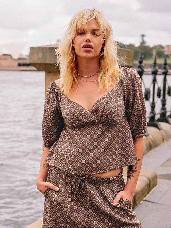 Trendy Looks Beachnut Short Sleeve Top - Espresso