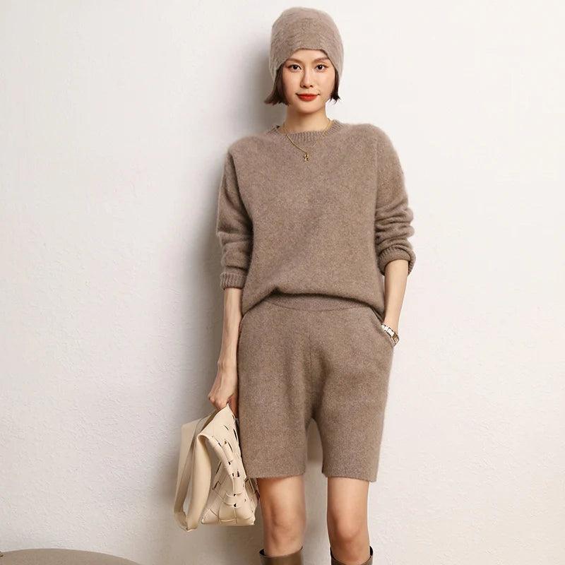 Youthful High-Quality Fashion Suit: 100% Cashmere Knitted Sweater & Short Pants Set Youthful High-Quality Fashion Suit: 100% Cashmere Knitted Sweater & Short Pants Set