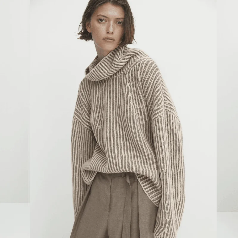 Exquisite Fabrics Autumn Casual Slouchy High-Neck Short Knit with Color Line Design
