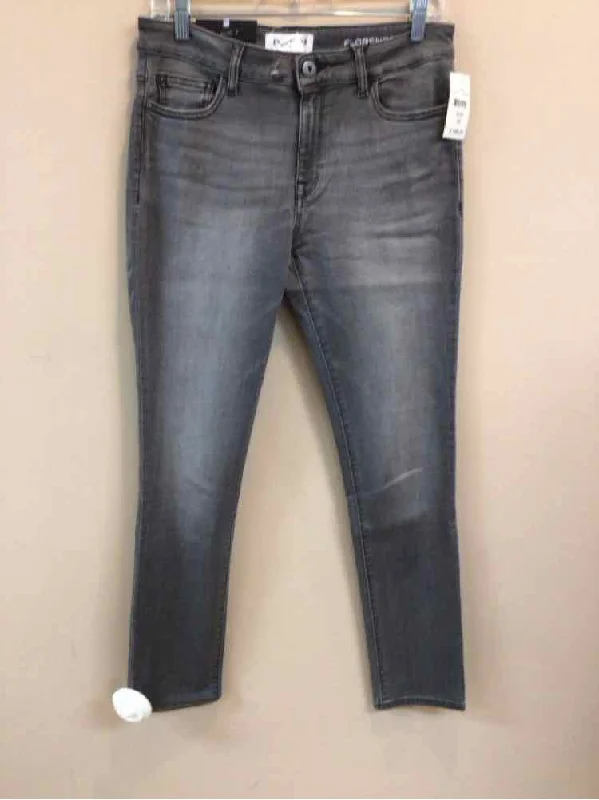 Soft And Comfortable DL 1961 SIZE 30 Ladies JEANS