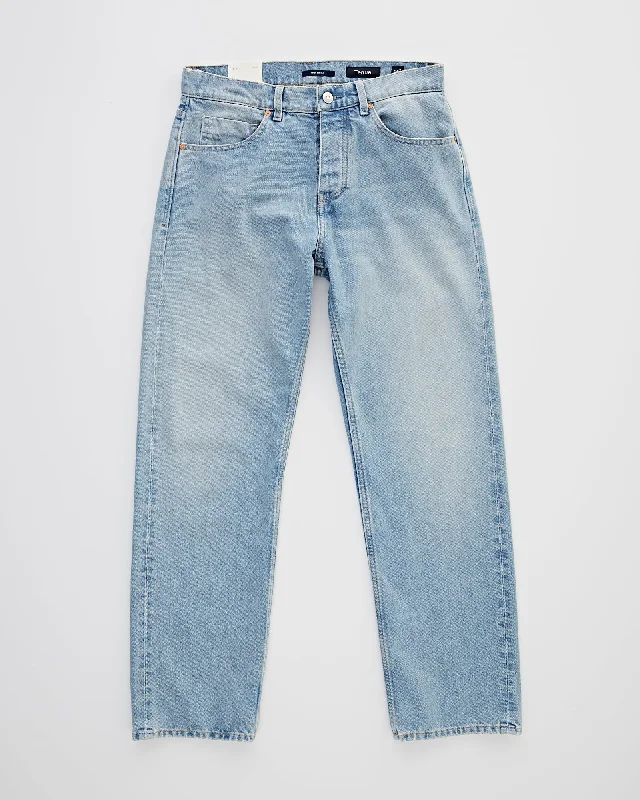 Sports litigation style Kate Jeans Savannah